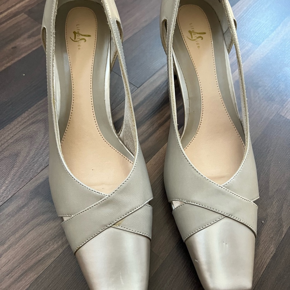 LifeStride Superb Champaign Faux Leather Heels